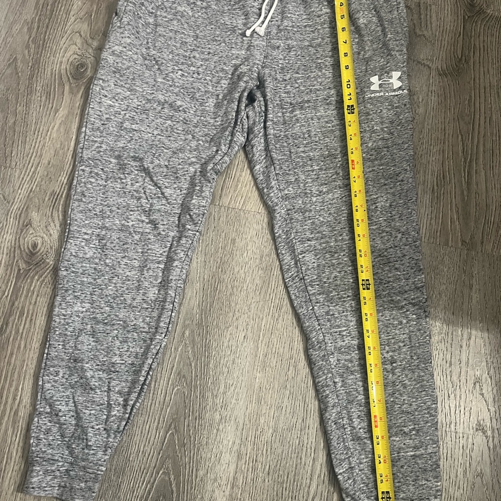 Under Armour Heather Gray Sweatpants with Tapered Leg and Drawstring